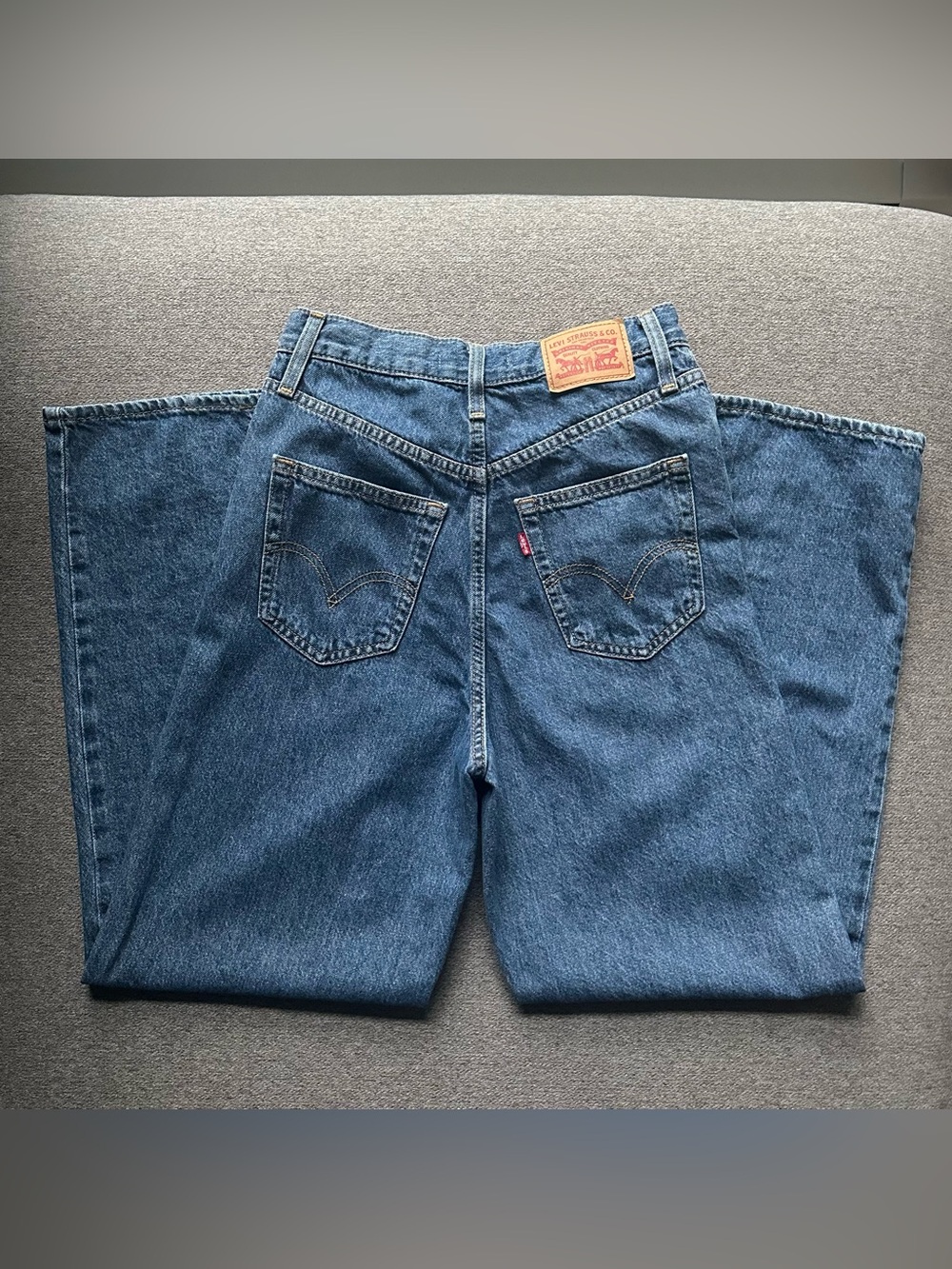 Levi’s High Waisted Straight Leg Jeans Size 26